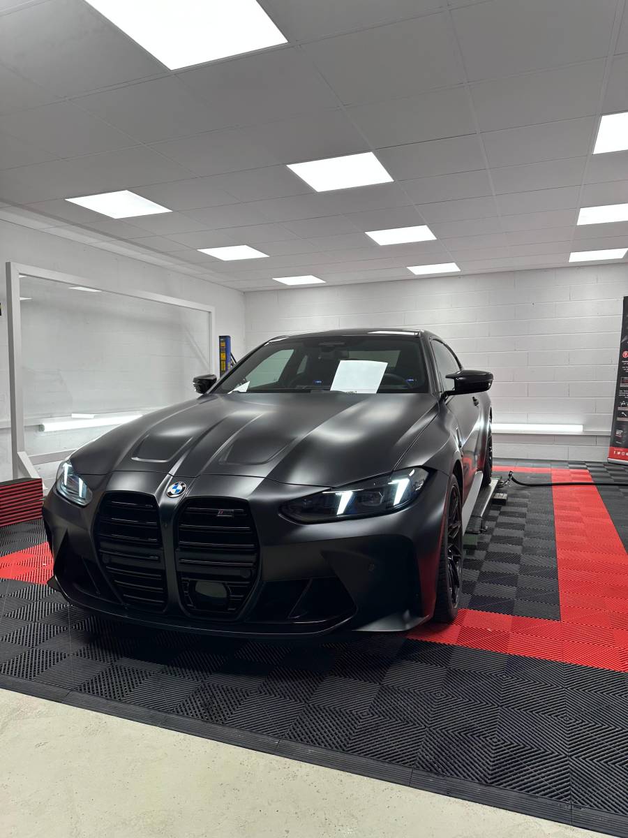 Polissage et rénovation de carrosserie avec protection céramique durable à Pontarlier dans le Doubs