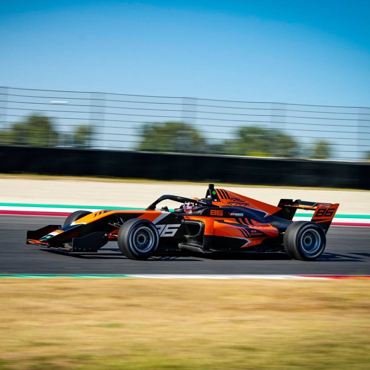 Protection céramique anti-rayures pour véhicules haut de gamme avec poseur agréé XPEL à Bienne Canton de Berne