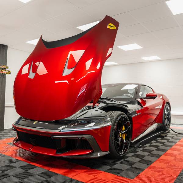 Ferrari 12 Cilindri Pose d'un PPF de protection invisible sur la totalité du véhicule