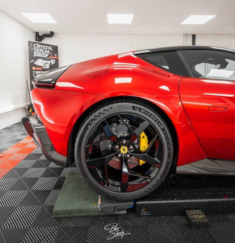 Ferrari 12 Cilindri Pose d'un PPF de protection invisible sur la totalité du véhicule