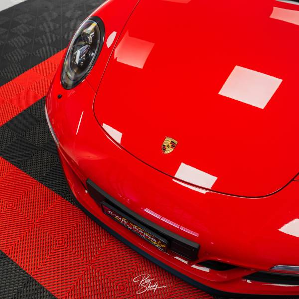 Protéger une Porsche 911 Carrera 4 GTS avec un film PPF : un choix évident pour les passionnés