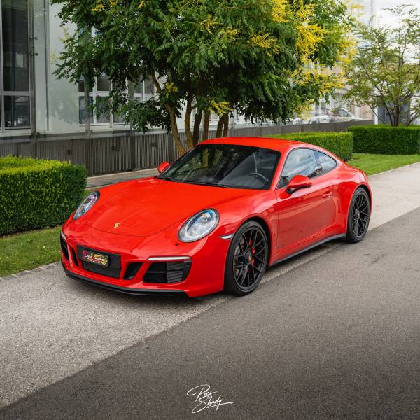 Protéger une Porsche 911 Carrera 4 GTS avec un film PPF : un choix évident pour les passionnés