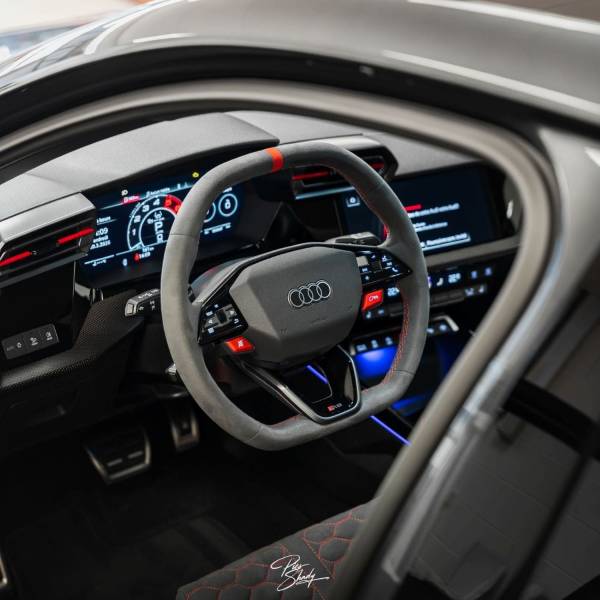 Protection PPF face avant sur Audi RS3 neuve près de Neuchâtel : protéger son véhicule dès la sortie de concession