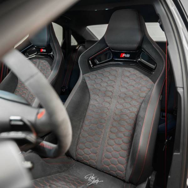 Protection PPF face avant sur Audi RS3 neuve près de Neuchâtel : protéger son véhicule dès la sortie de concession