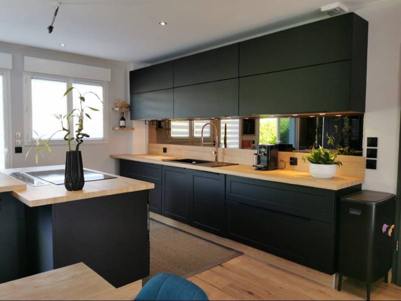 Moderniser une cuisine sans travaux lourds : tout savoir avant de recouvrir ses meubles