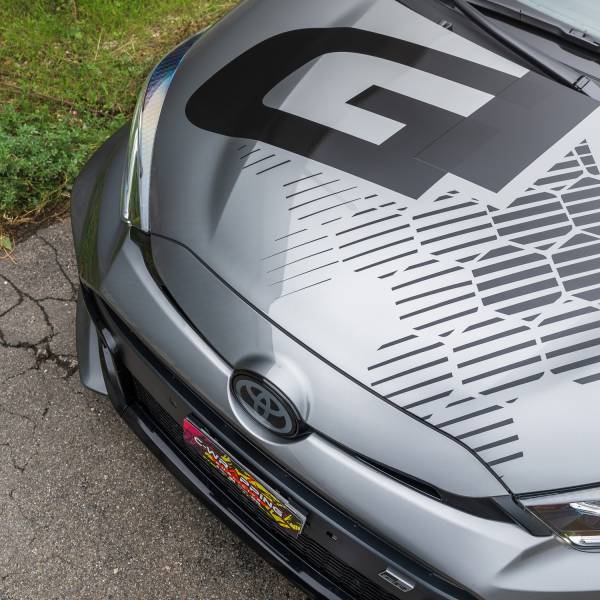 Création de déco sur maquette découpe et pose sur Yaris GR typée rallye