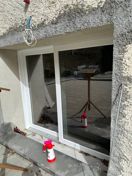 Film solaire anti-regard pour le bâtiment avec effet mirroir sur vitre ou polycarbonate