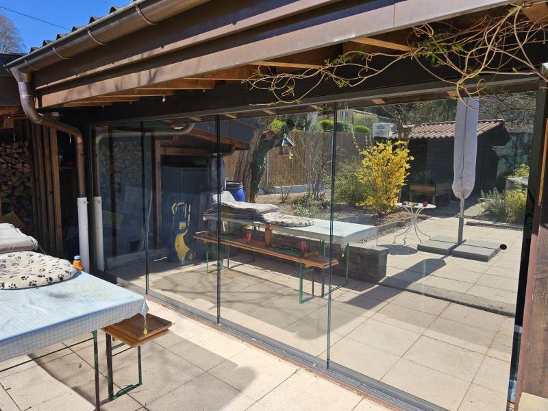 Film solaire anti-regard pour le bâtiment avec effet mirroir sur vitre ou polycarbonate