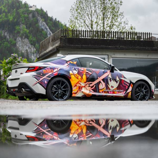 Toyota GR 86 blanche avec déco Itasha sur mesure – Un covering unique par C-Wrapping au Landeron dans le canton de Neuchâtel