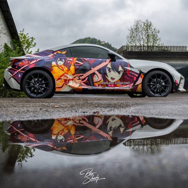 Toyota GR 86 blanche avec déco Itasha sur mesure – Un covering unique par C-Wrapping au Landeron dans le canton de Neuchâtel
