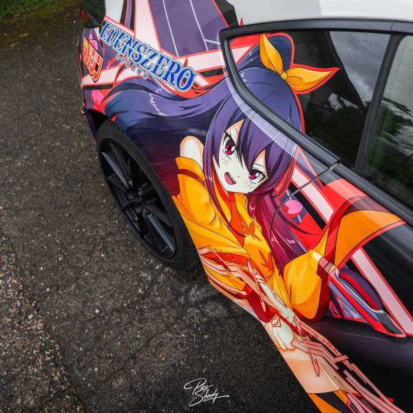 Toyota GR 86 blanche avec déco Itasha sur mesure – Un covering unique par C-Wrapping au Landeron dans le canton de Neuchâtel