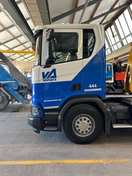 Publicité pour les camions Von Arx à Neuchâtel