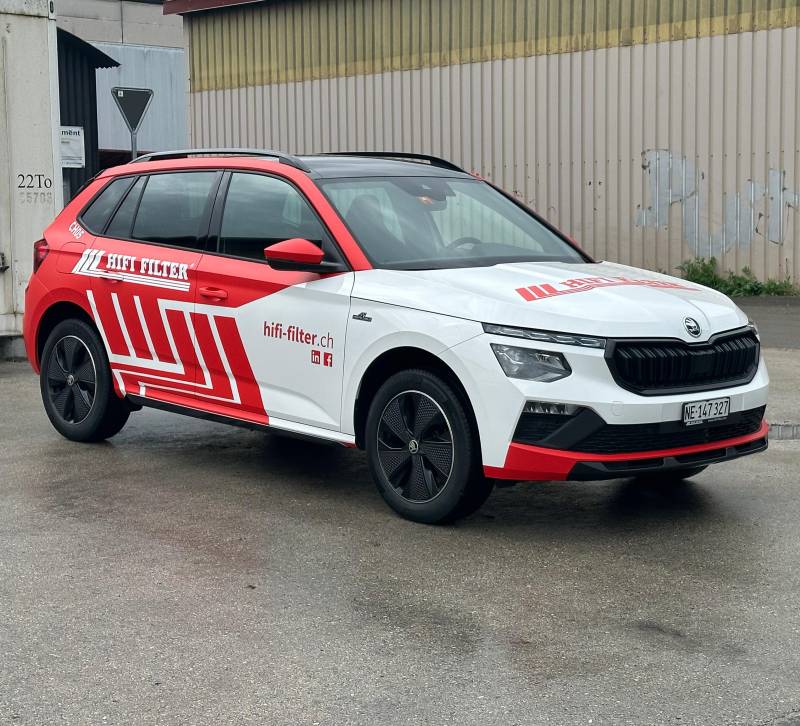 Covering partiel et marquage sur Skoda Kamiq pour Hifi-Filter à Cernier dans le canton de Neuchâtel