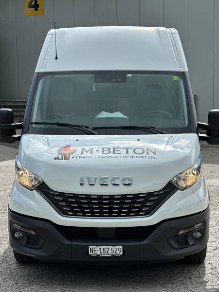 Impression et pose pub sur utilitaire