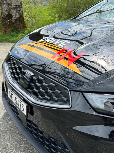 Publicité dur véhicule auto-école drive in à Neuchâtel