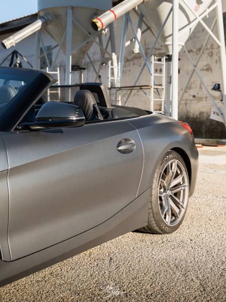 Traitement céramique sur BMW Z4 à peinture mate – Protection et entretien simplifiés
