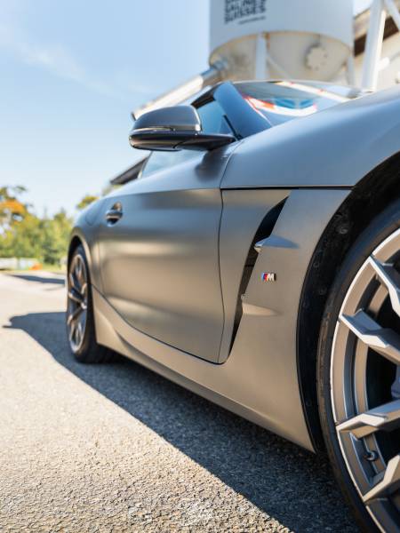 Traitement céramique sur BMW Z4 à peinture mate – Protection et entretien simplifiés