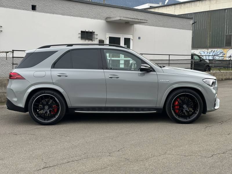 Décontamination complète de GLE 63 AMG pour lui administrer un magnifique traitement céramique pour approfondir son vernis