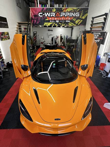 Film de protection transparent Xpel sur Mclaren 750S modèle 2024 en recouvrement complet