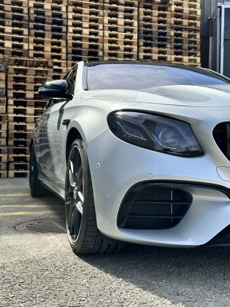 Mercedes-Benz E63 AMG, polissage et traitement céramique sur l'entier du véhicule